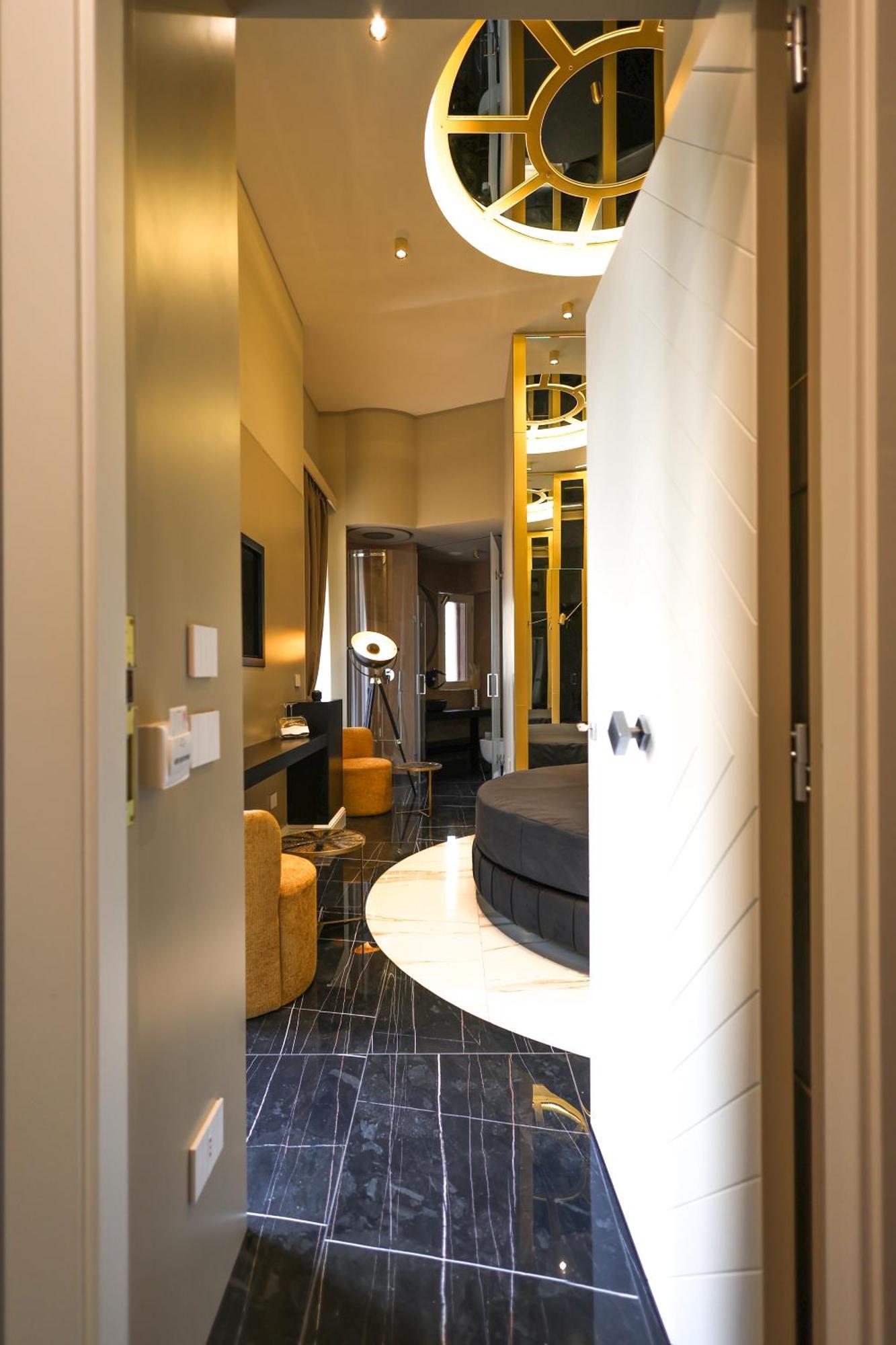 Maison San Carlo Luxury Suites Наполи Екстериор снимка