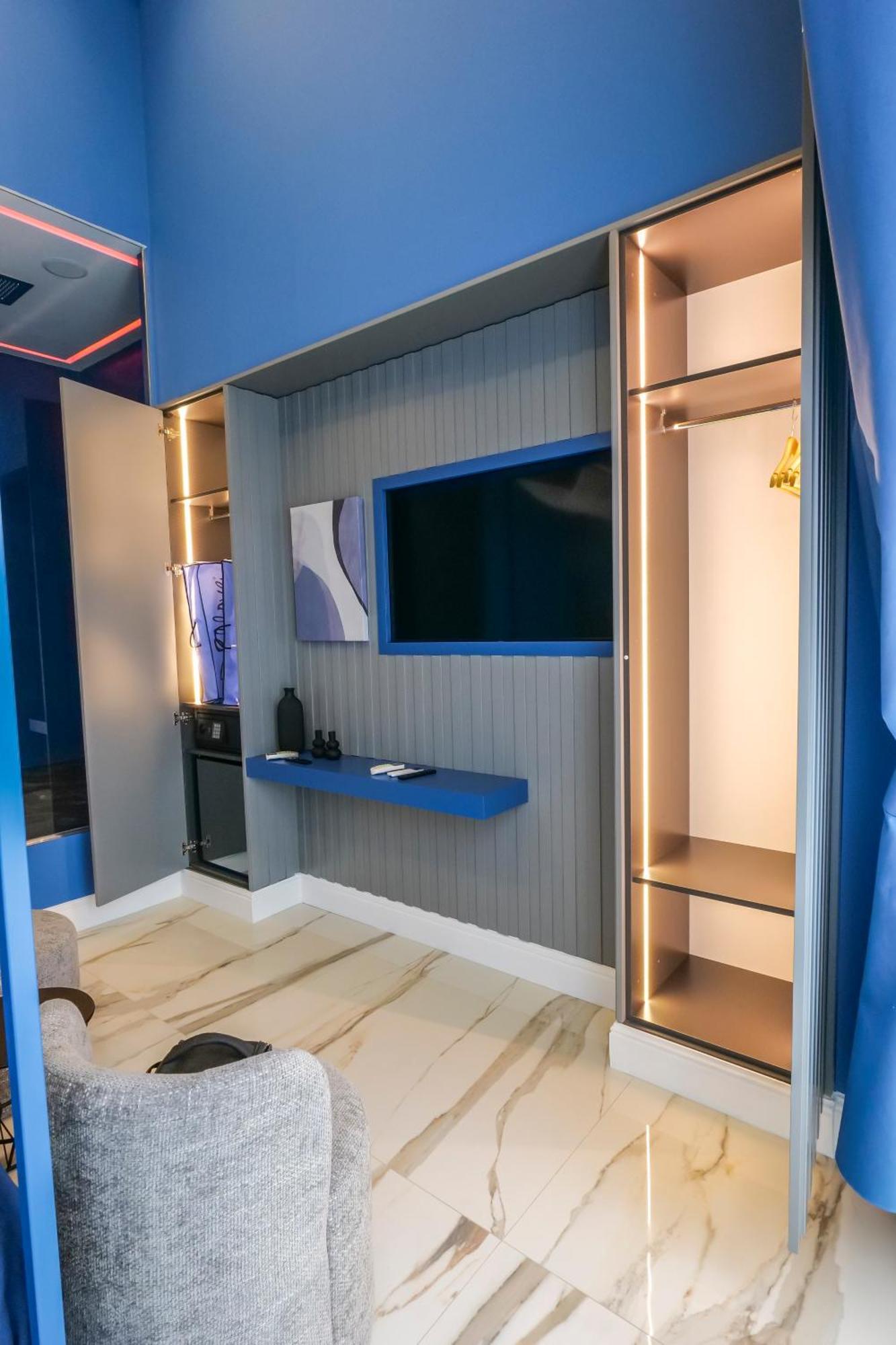 Maison San Carlo Luxury Suites Наполи Екстериор снимка